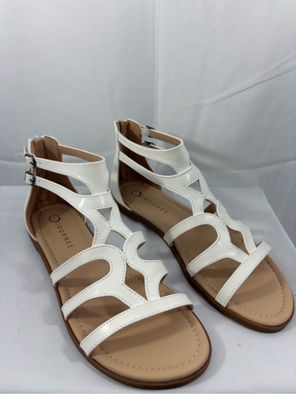 NWT Journee Women’s Size 9 White Gladiator Sandals
